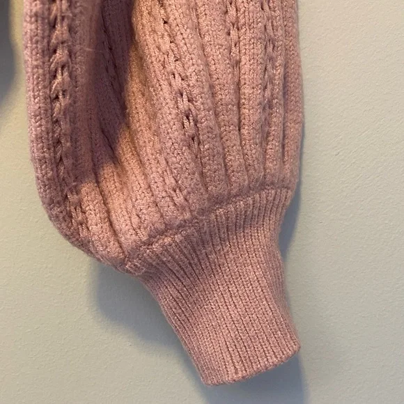 🎀Pretty Pink Sweater🎀 - Picture 6 of 7